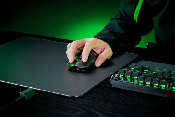 Razer Viper V3 Pro Ultra-lightweight Wireless Symmetrical Esports Black Gaming Mouse With Optical Mouse Switches Gen-3 ( RZ01-05120100-R3A1 ) - Image 4