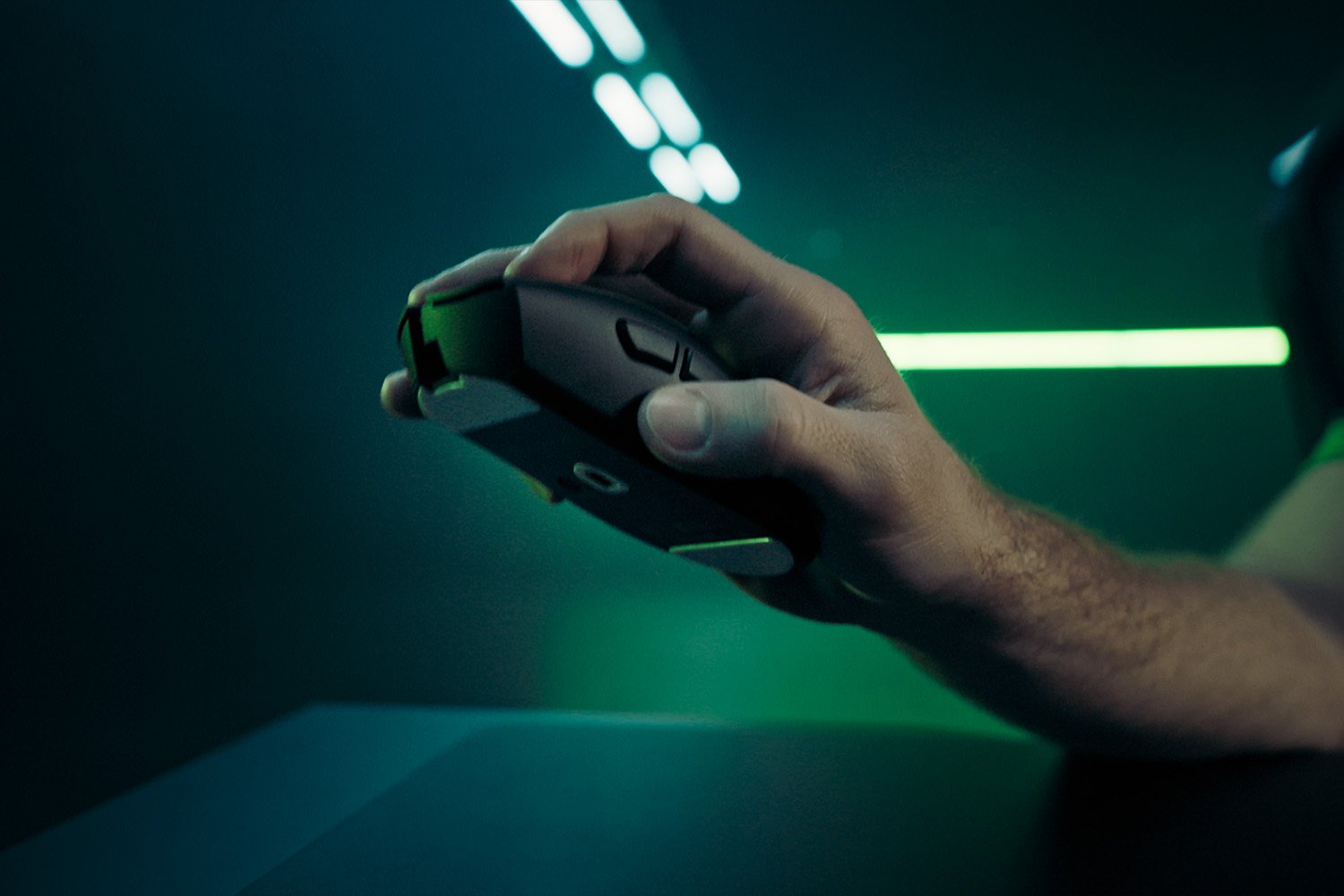Razer DeathAdder V4 Pro Ultra-lightweight Ergonomic Wireless Esports Black Gaming Mouse With Razer Optical Scroll Wheel ( RZ01-05330100-R3A1 ) - Image 6
