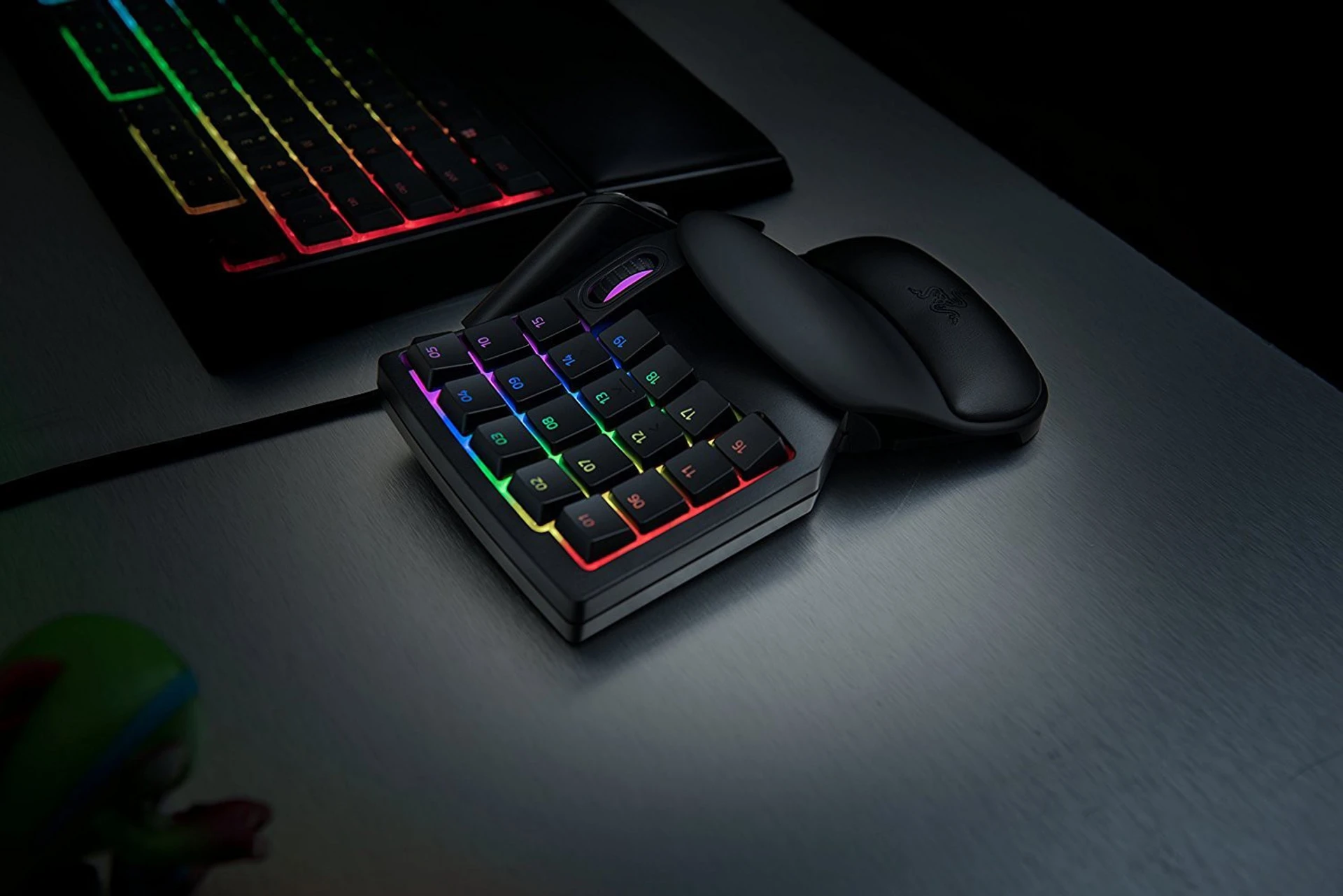 Razer Tartarus V2 Wired USB Ergonomic Mecha-Membrane Black RGB Handheld Elite Gaming Keypad With Mecha-Membrane Switches ( RZ07-02270100-R3M1 ) - Image 3