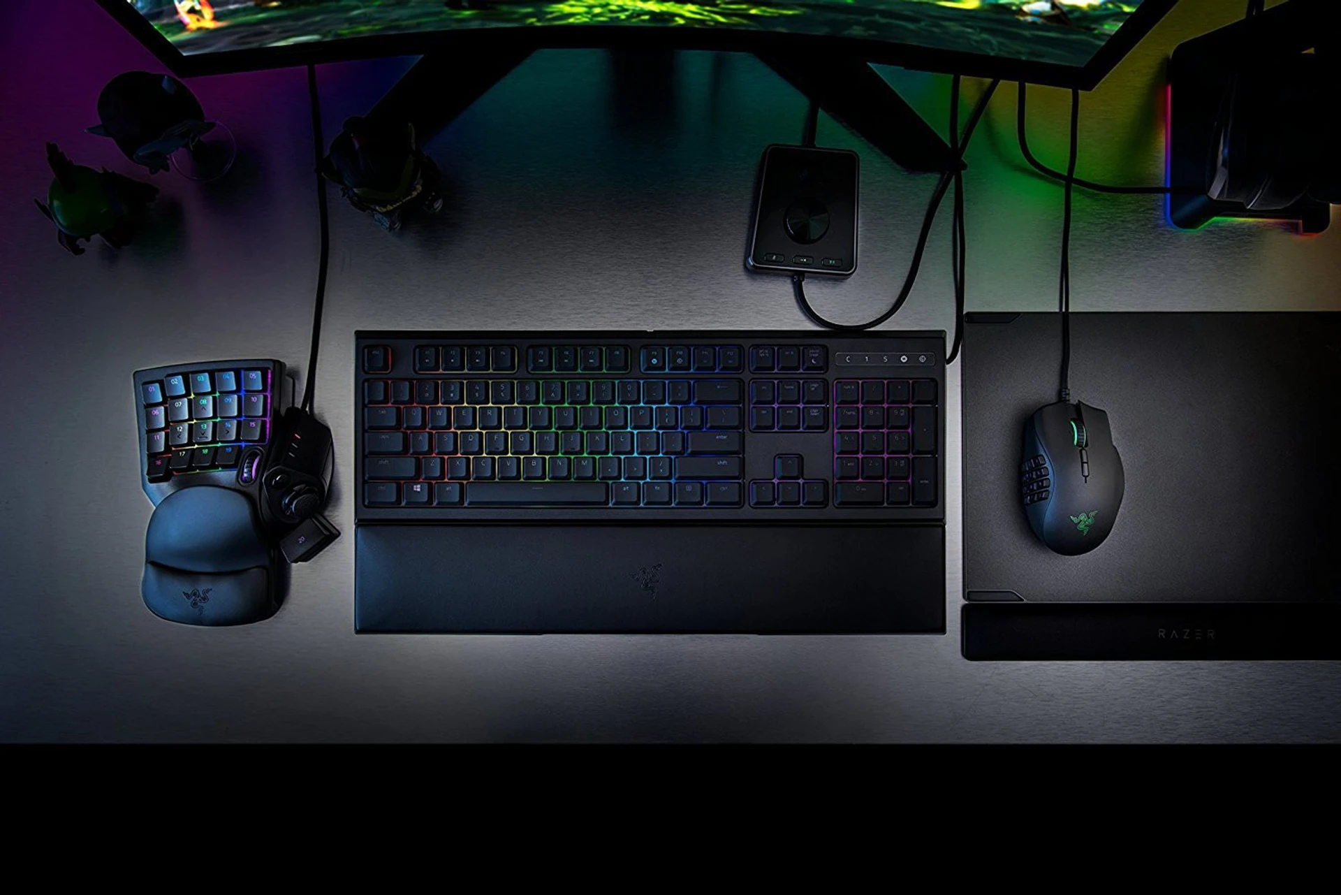 Razer Tartarus V2 Wired USB Ergonomic Mecha-Membrane Black RGB Handheld Elite Gaming Keypad With Mecha-Membrane Switches ( RZ07-02270100-R3M1 ) - Image 6