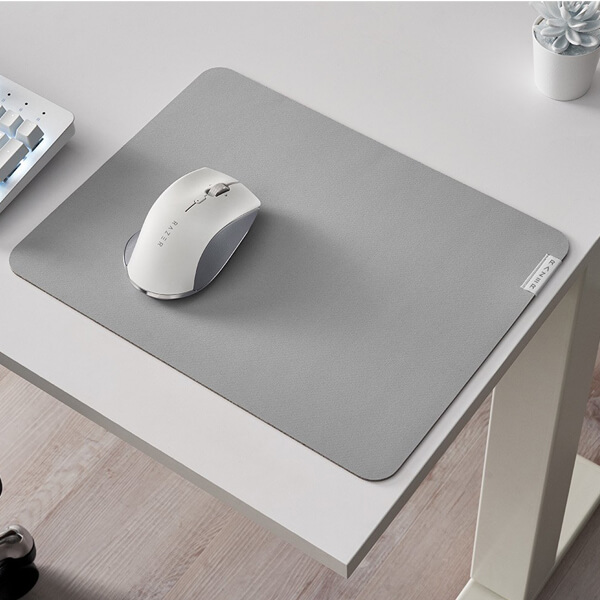 Razer Pro Glide Medium Anti-Slip Rubber Base Mouse Pad ( RZ02-03331500-R3M1 ) - Image 3