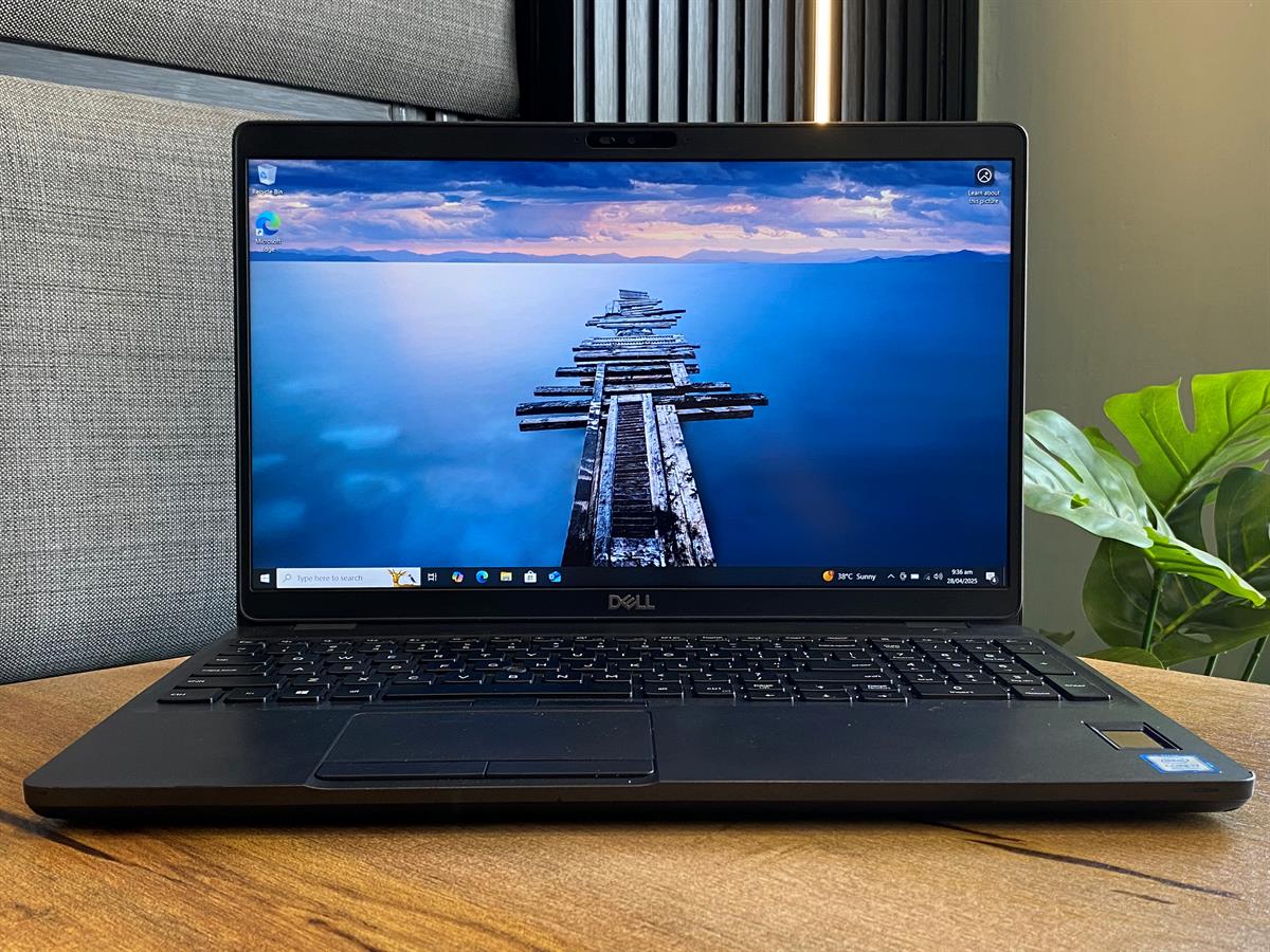 Dell Latitude 5500 Intel Core i7 8th Gen 15.6 Inch Fhd 8GB 256GB SSD Black Refurbished Laptop With 1 Year Carry in Warranty